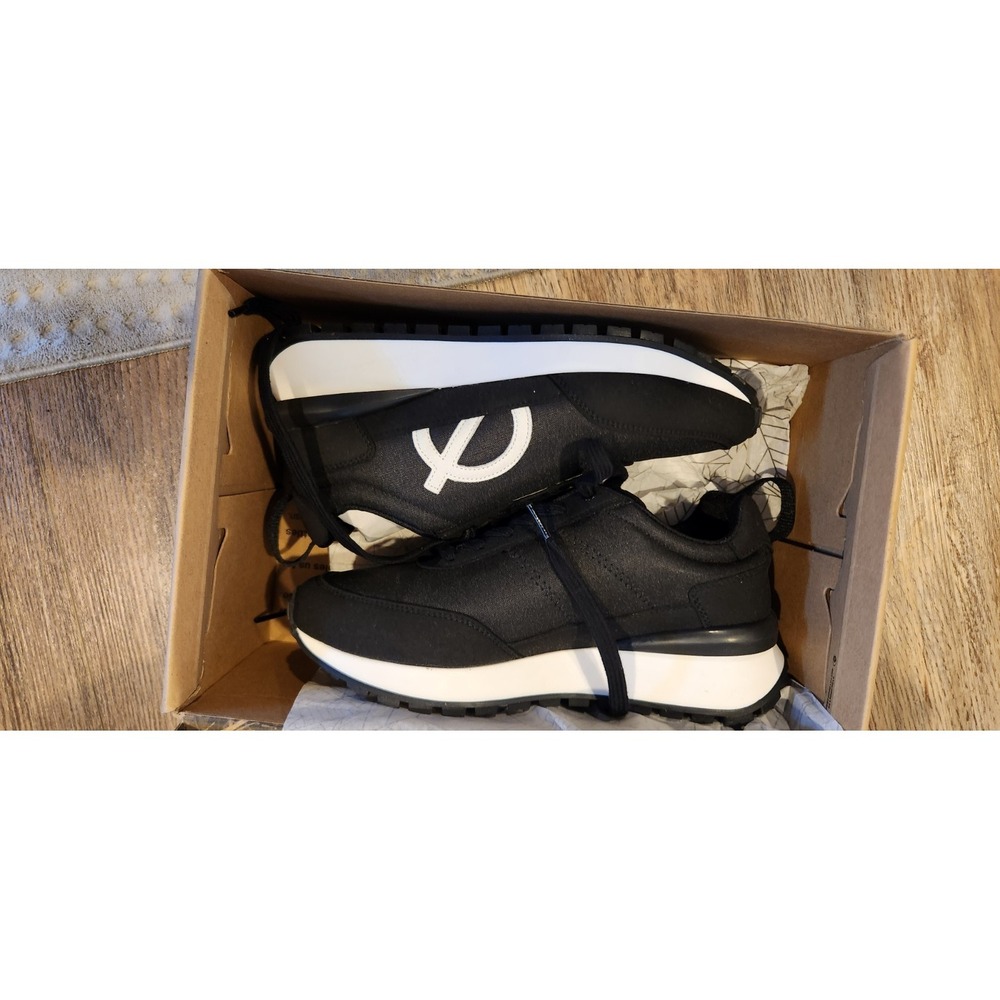 LOCI Women's Training Running Shoes EU 38, US Size 7. NEW